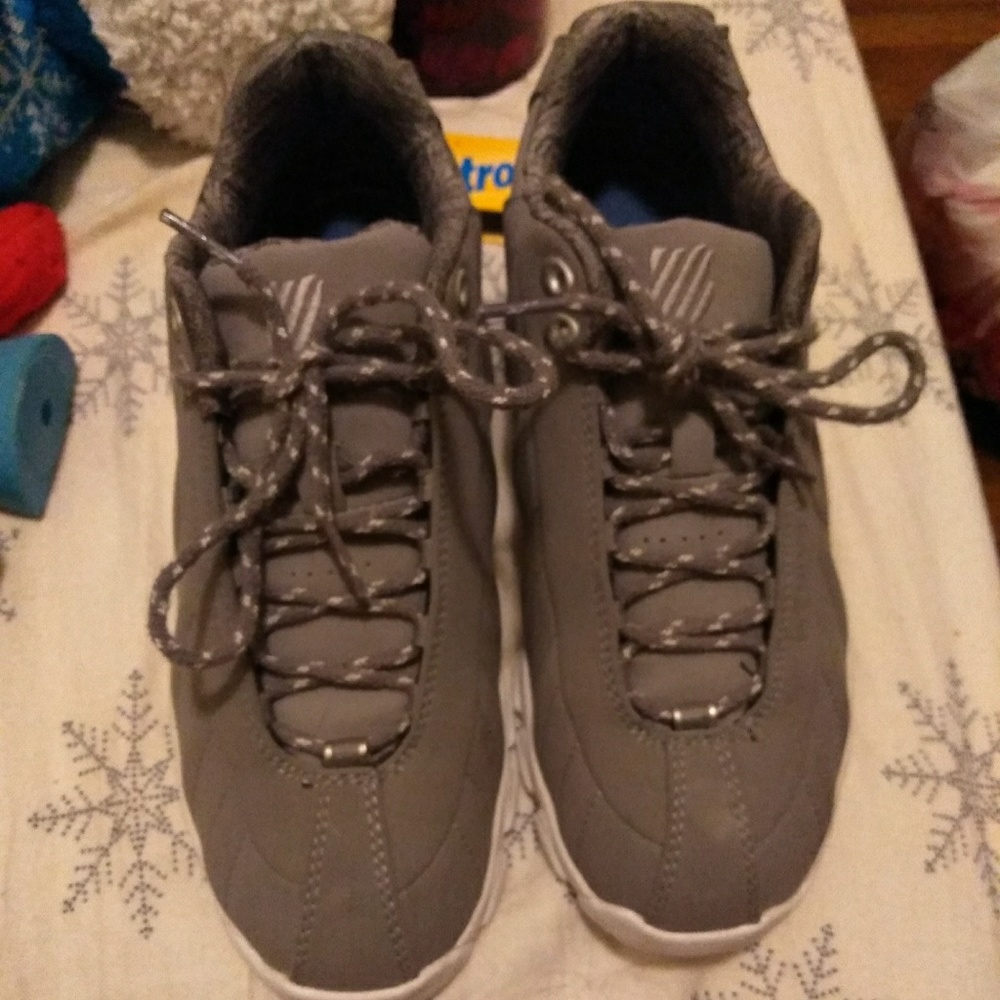 Woman's sneakers